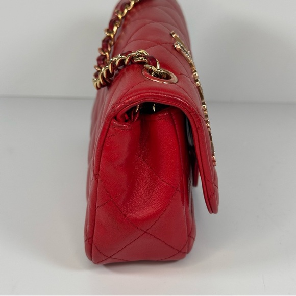 Lambskin Quilted Extra Mini V For Victory Flap Red - Picture 8 of 16